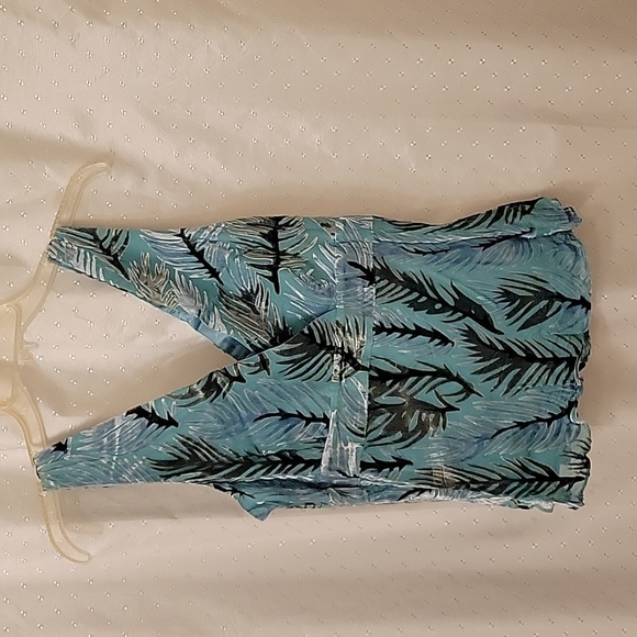 Perseption Tops - Women's International Concepts blouse, fern pattern with raised velvet , size S